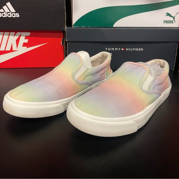 Old Navy Girls Rainbow Slip On Sneakers - Picture 6 of 7